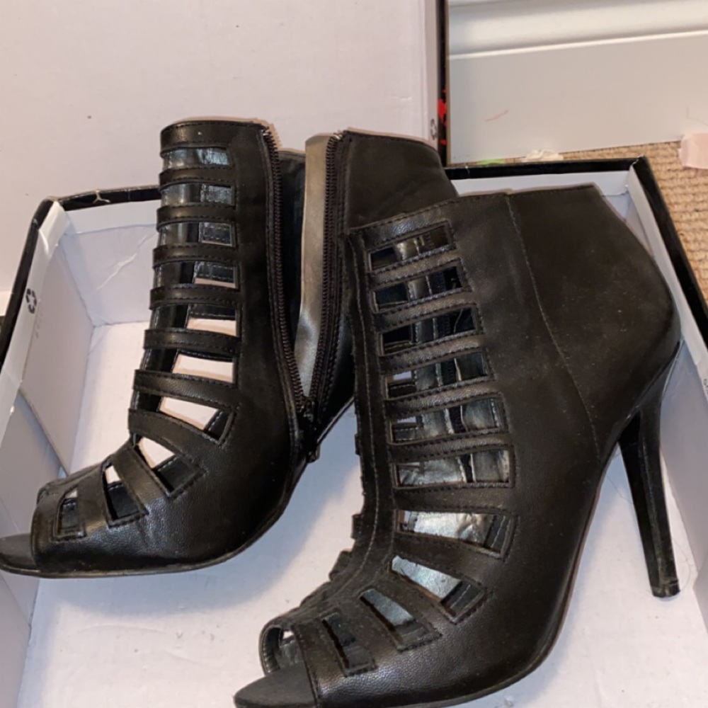 FERGIE booties